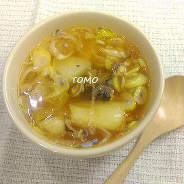 体も温まる♪ジャガイモとサバ水煮缶の韓国風スープ