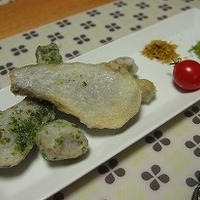■メニュー■鯖の塩焼き、海老芋の竜田揚げ、柿の白和え、豚汁＊１１月２２日