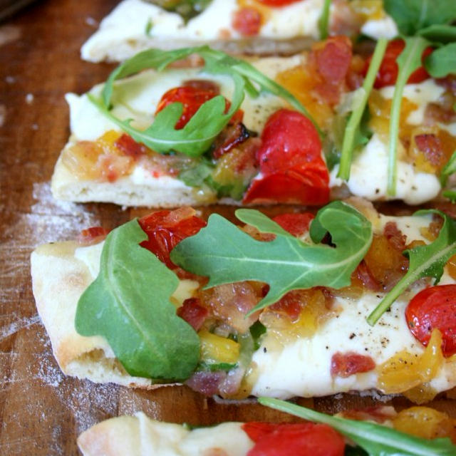 Pineapple Bacon Chutney Flatbreadパイナップルとベーコンチャツネのせピザ