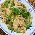 超簡単！野菜もシャキッと鶏ムネ肉とピーマンのシンプル炒め。