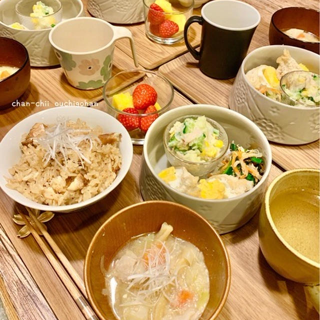 献立。と　久々の保育園弁当。
