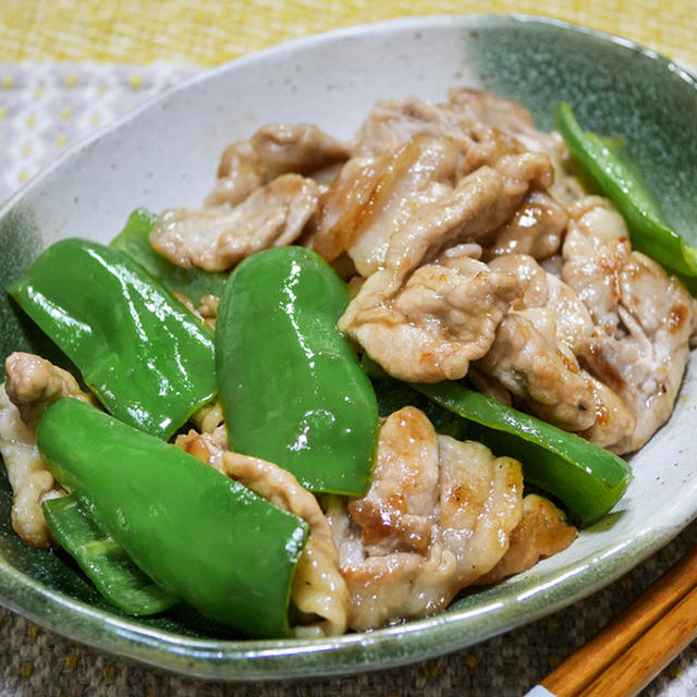 豚こま切れ肉とピーマンの麺ポン炒め