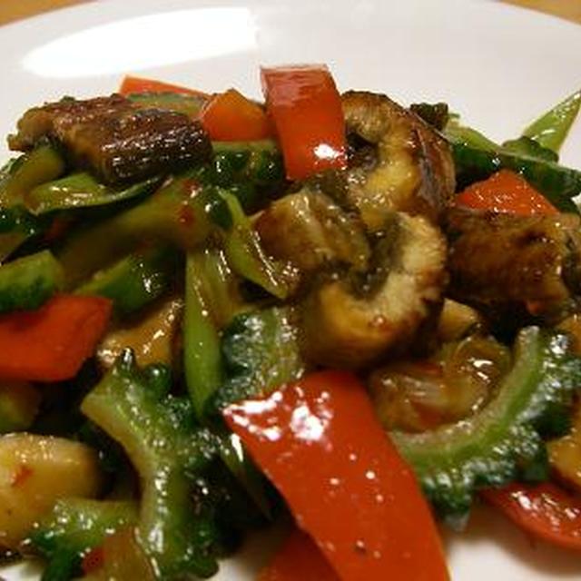 夏バテ知らず！うなぎとゴーヤのピリ辛炒め