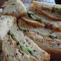 ゴマ味噌パンでサンドイッチ by ivrogneさん