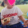 手作りハンバーガーと残暑の公園