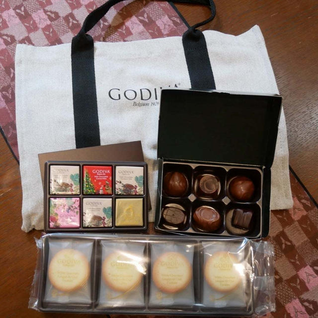 GODIVAブラックフライデーラッキーバッグ2024#今日のおやつはこれ