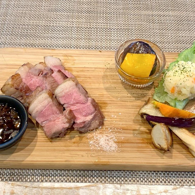 LOG CAMP（ログキャンプ）でジビエディナー