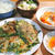 にらチヂミとめんつゆで豆腐のきのこあんかけ定食