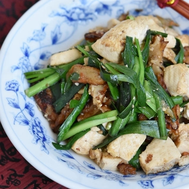 お肉がなくてもご飯が進む*豆腐とさつま揚げのスタミナ炒め