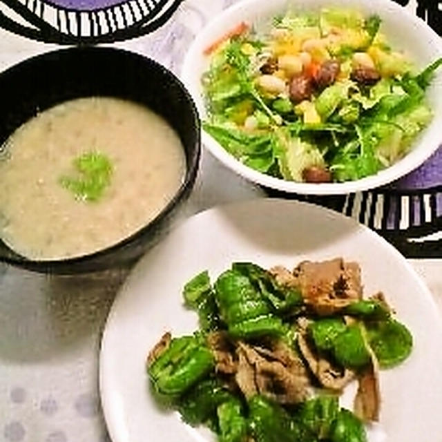 たまねぎの粕汁と生サラダ・ピーマンと豚肉の味噌麹炒め