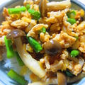 「キノコと三度豆の鶏そぼろ丼」