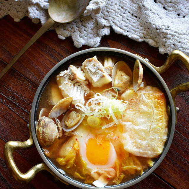 おなか大満足💛あごだし海鮮キムチスープ