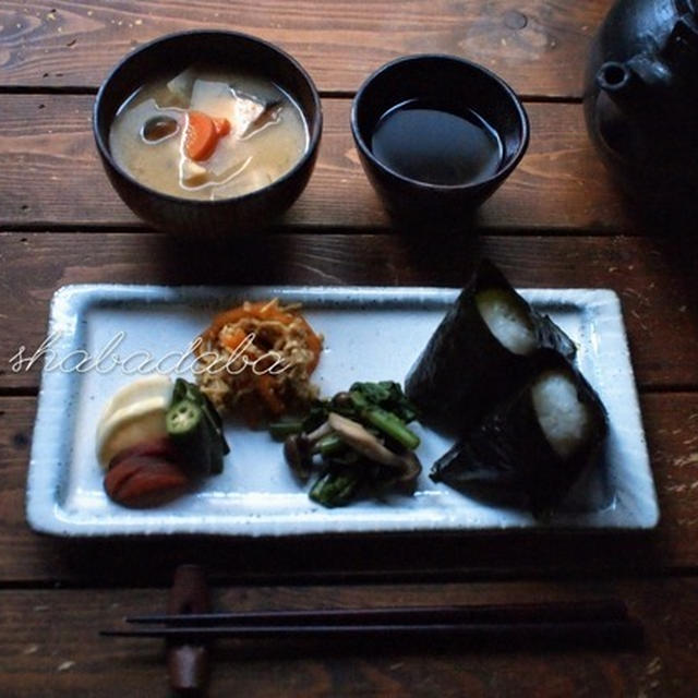 朝ごはんと親子丼弁当(作り置きのおかずと残り物など)