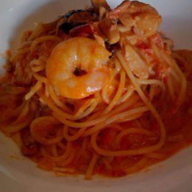 まかないトマトクリームパスタ
