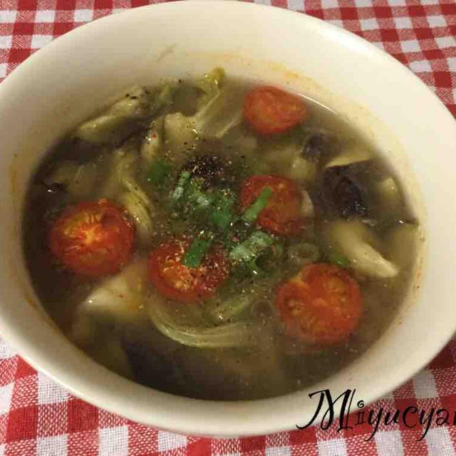 創味シャンタンで簡単ナスとトマトのスープ   
