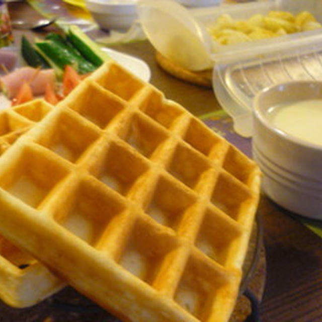 プレーンワッフルでサラダ晩ご飯♪