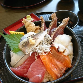 海鮮丼
