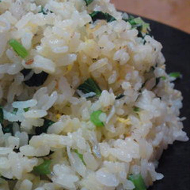 じゃこと青菜の白だしチャーハン
