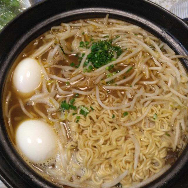 身体が温まる生姜ゆずつくね鍋の〆はハリッサラーメン