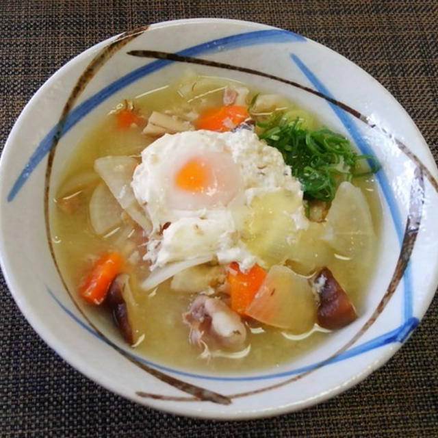 ちょっと肌寒い日は温かいメニュー☆落とし玉子入り味噌にゅう麺♪☆♪☆♪