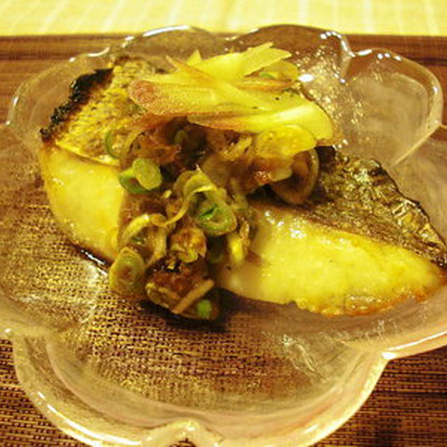 真鯛の塩焼き。薬味のっけ盛り。