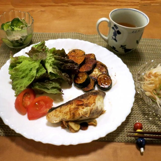 ブリのガーリック焼などの晩ご飯　と　風船かづらの種で…♪