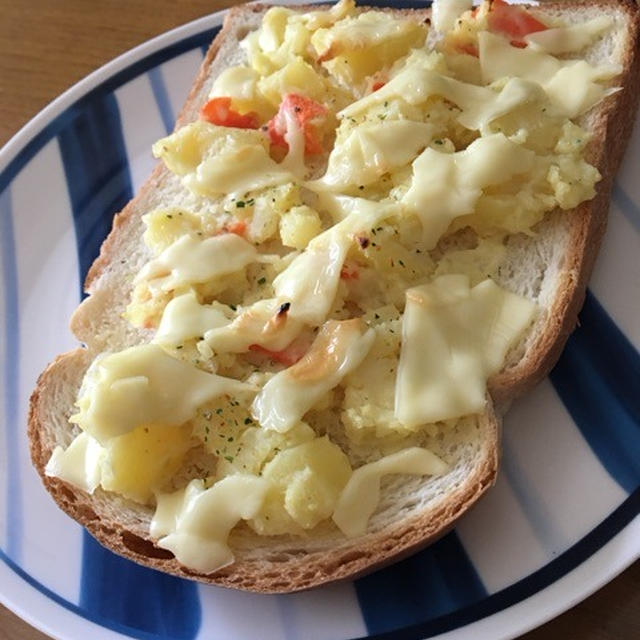 ポテトサラダにチーズのっけ焼き〜☆