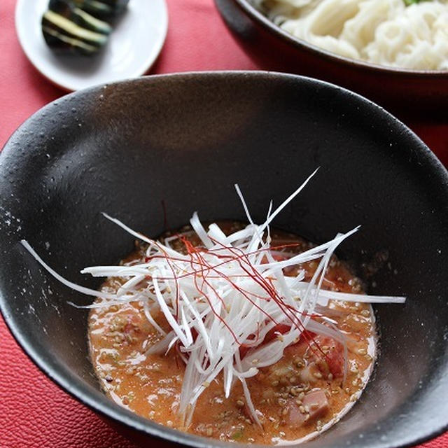 練りごまで簡単美味しく♪トマトとこんがりベーコンのつけ麺ダレ☆荘内大祭