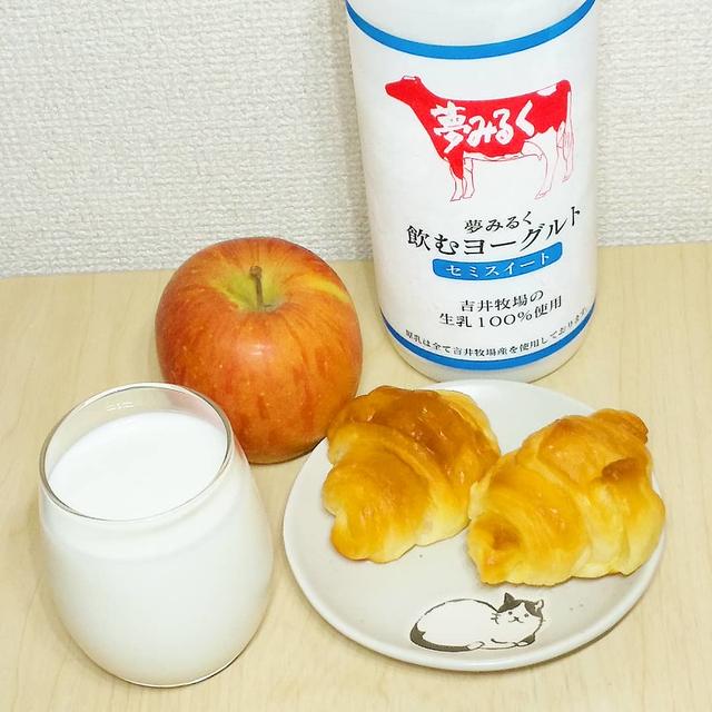 吉井牧場シリカファームしすい☆夢みるく飲むヨーグルトセミスイートを飲んだよ(๑´ڡ`๑)