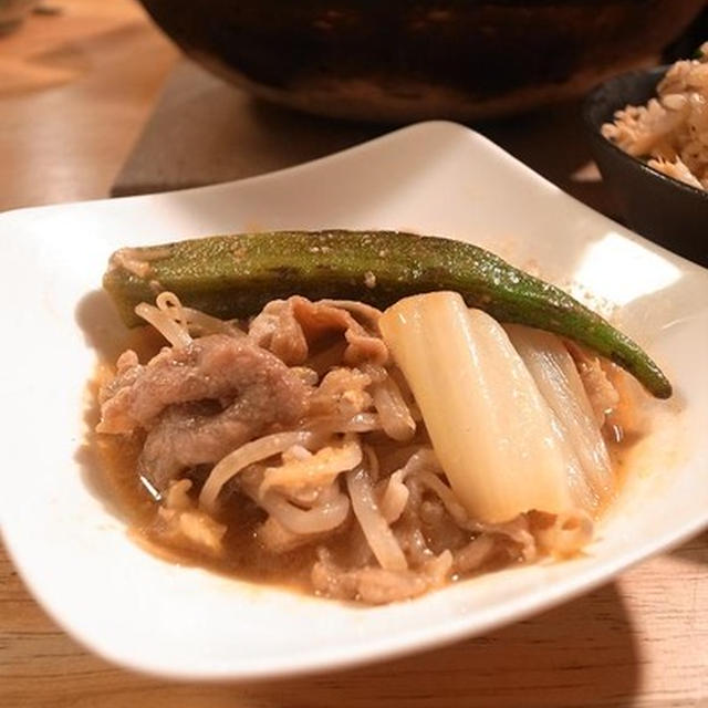 鍋１つで、調味料かけて煮るだけレシピ。豚バラ肉と白菜のピリ辛味噌「かけ煮鍋」。