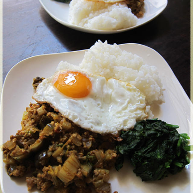 ドライカレー＆目玉焼き