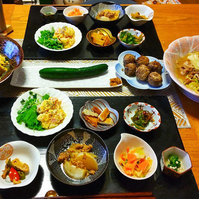 豚ときゅうりの蒸したのと高野豆腐と小鉢７品で晩酌