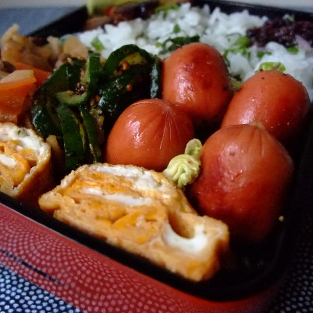 コロコロフランクとキャベツ炒めお弁当。
