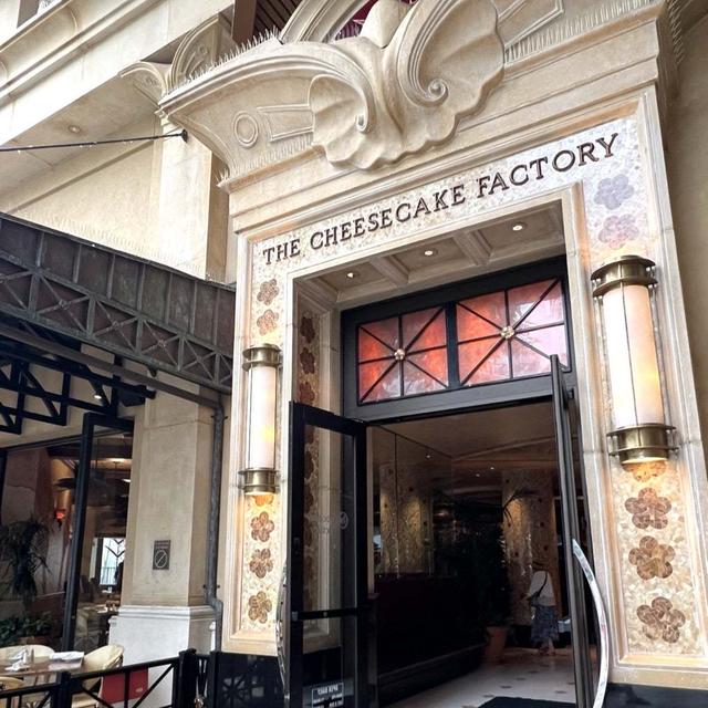 【THE CHEESECAKE FACTORY】サクサク♪シュリンプ&マックチーズ