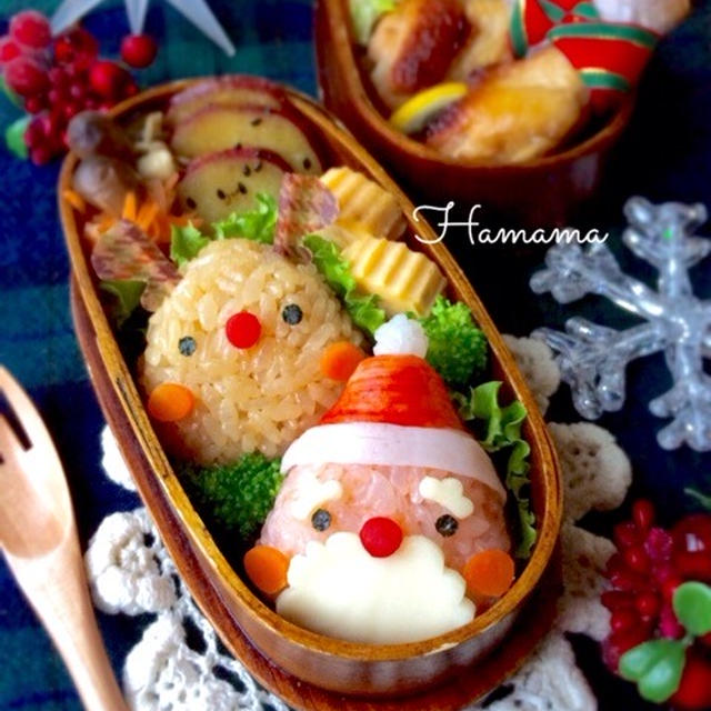 《キャラ弁》三角おにぎりでサンタとトナカイ♡作り方♡eko ちゃんからのクリスマスプレゼント