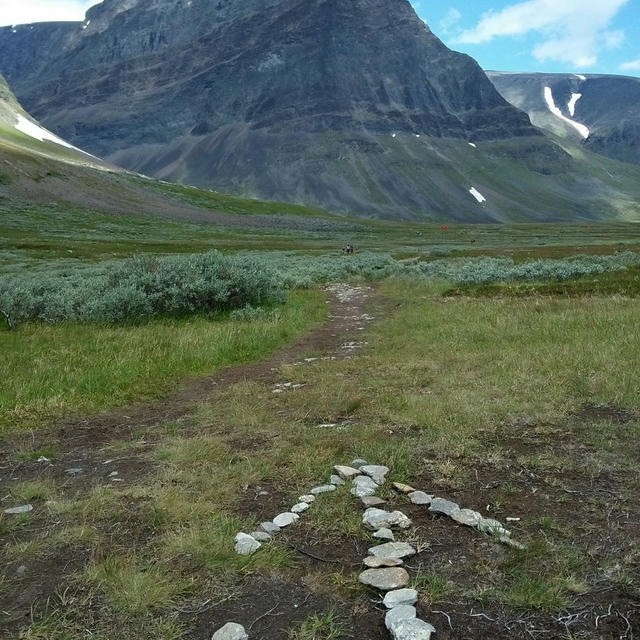 ラップランドを旅する　その６）王様の散歩道　どの山がケブネカイセですか？