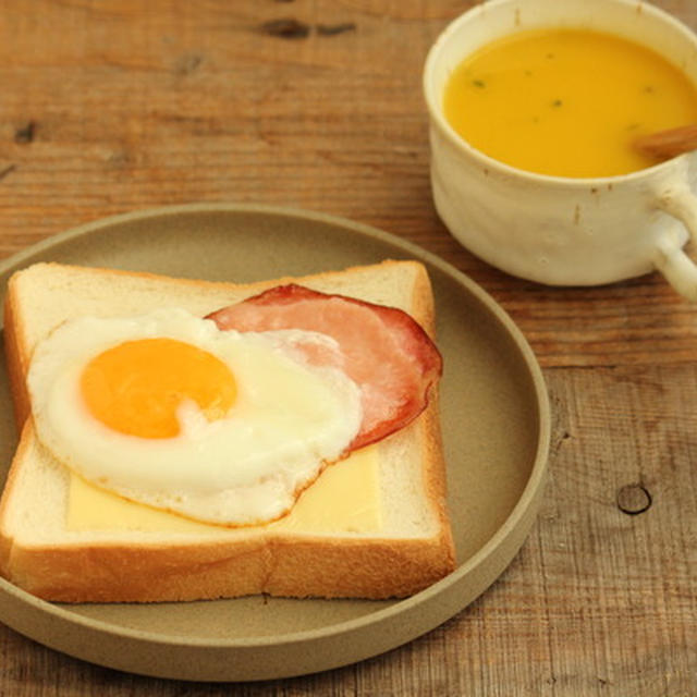【ささっと朝ごはん】ハムエッグチーズトースト
