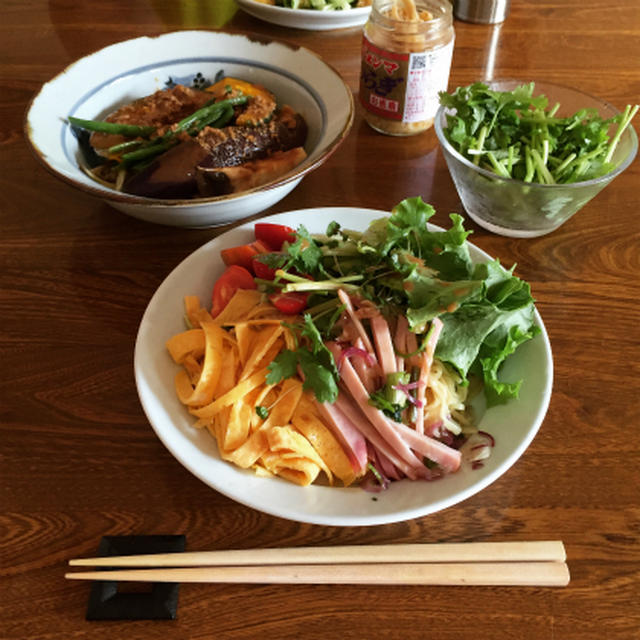 砥部焼と冷やし中華