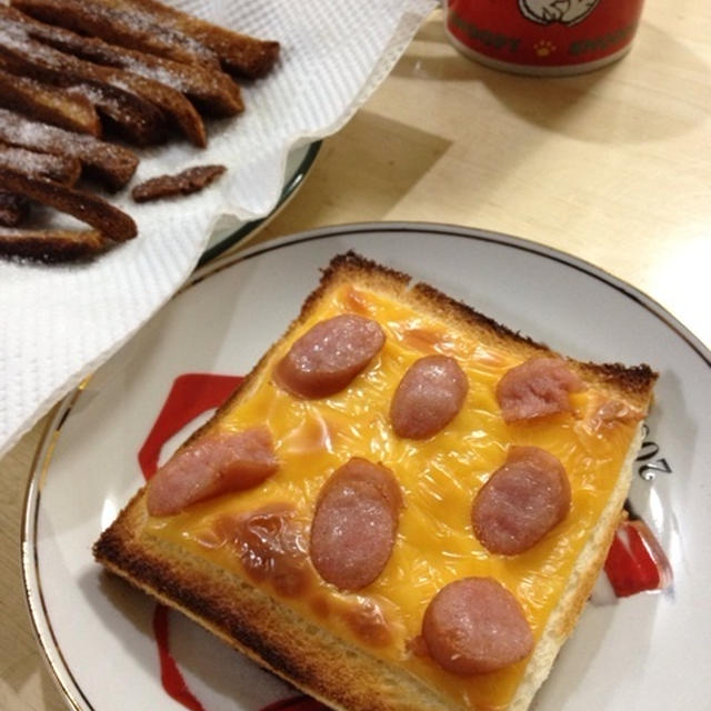 チェダーチーズトースト