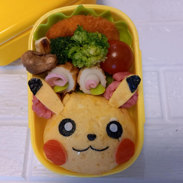 ピカチュウオムライスおにぎり キャラ弁 By とまとママさん レシピブログ 料理ブログのレシピ満載