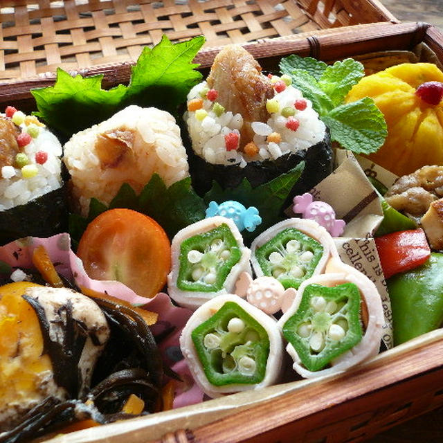唐揚げぶぶあられおむすび籠弁当♪