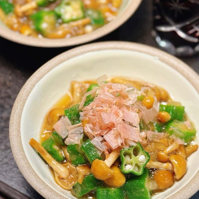 夏バテ気味の日にも◎ネバネバ×おろしで夏の嬉しい一品♪さっぱり美味しいオクラとなめこのおろし和え