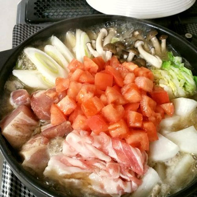 お好みの食材で！美味スープ☆肉と野菜のトマトにんにく鍋♪