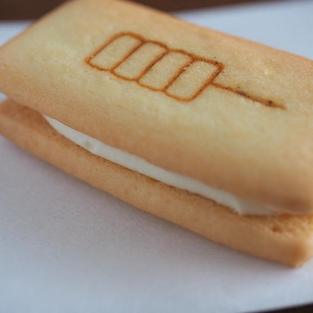 梅園oyatsuのみたらしバターサンド