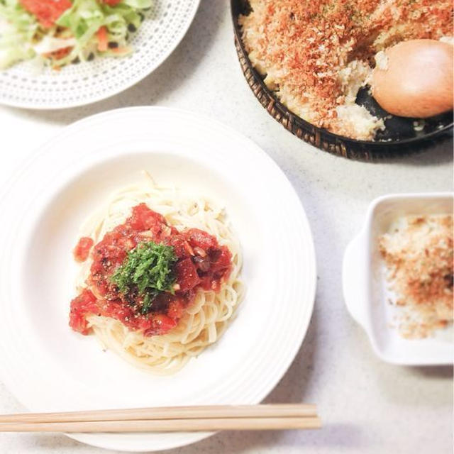 【　紫蘇とトマトの冷静パスタ・揚げない そのままコロッケ　】
