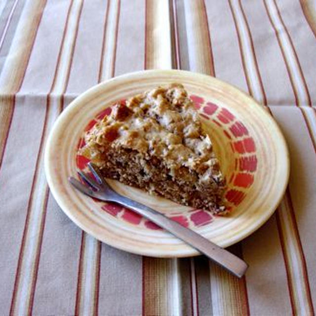 ジンジャー蜂蜜リンゴジャムのケーキ。