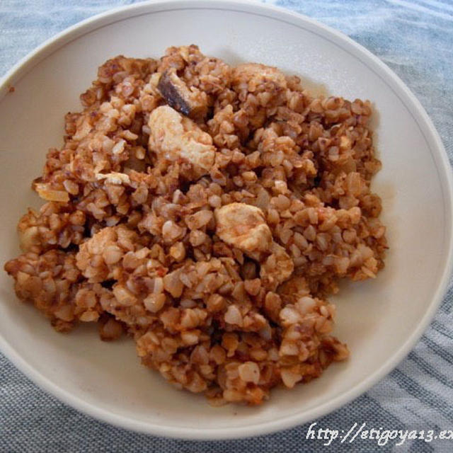 鶏胸肉と茸の蕎麦の実Каша弁当