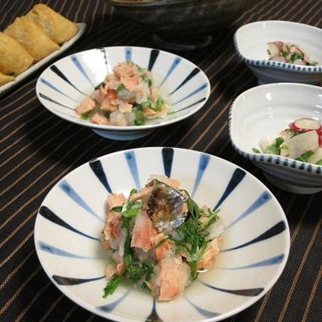 新巻鮭と春菊のおろし煮とレンコンのぴり辛きんぴら♪月命日の稲荷寿司
