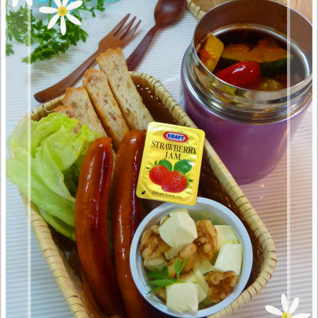 簡単ルクエで夏野菜のラタトゥイユ　スープポットでお弁当に　pascoライ麦パン　胡桃クリームチーズ　チョリソー