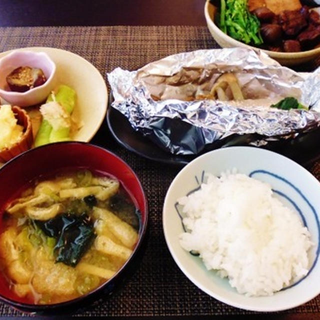 土曜日の晩御飯と日曜日のサーモンのガーリックマヨホイル焼き